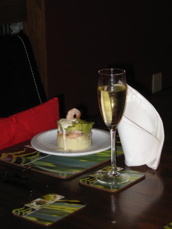 Twin Waters Lodge Collingwood Bagian luar foto